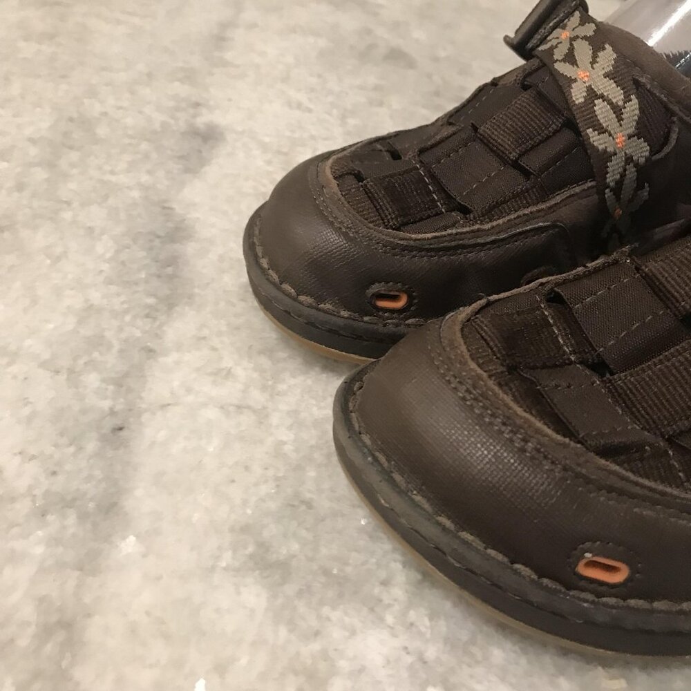 Chaco Sandals Youth Size 4 Brown Clogs Conundrum Fisherman Hiking Shoes Hiking - Picture 5 of 9
